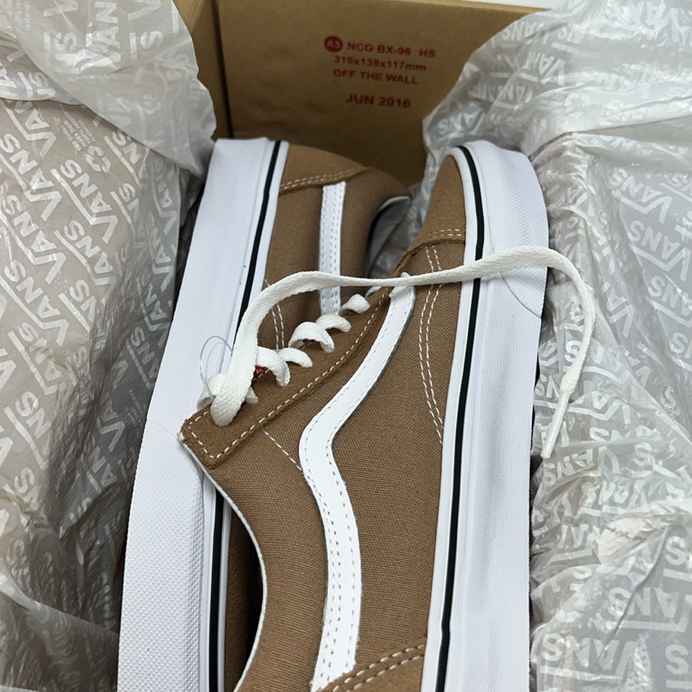 🤎NWT VANS OLD SKOOL VINTAGE SNEAKER IN TIGERS EYE/TRUE WHITE - Picture 13 of 15